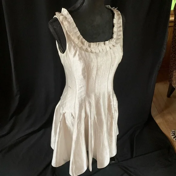 Badgley Mischka Champagne Shimmer Fit & Flare Cocktail Dress 2/4 - Picture 8 of 15